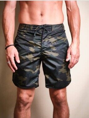 Freenote Cloth Standard Issue Boardshort Green Camo Mens 33 Beach Resortwear